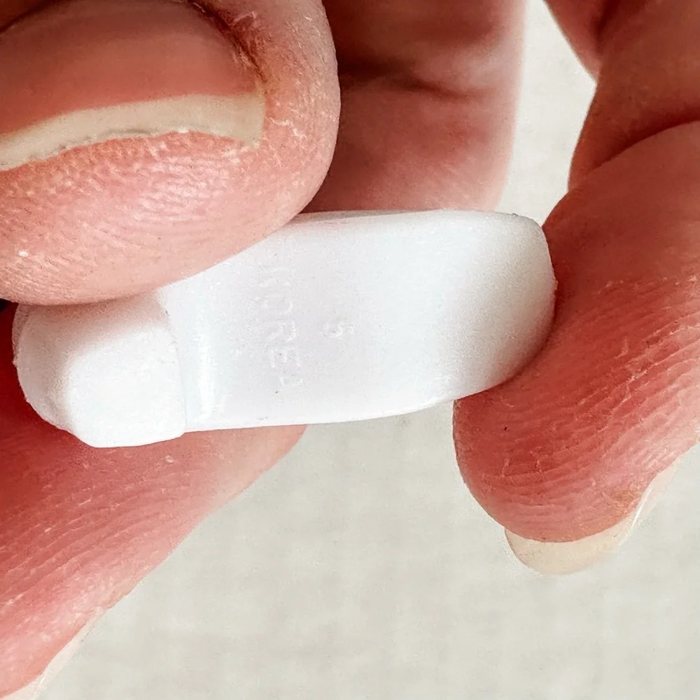 (3) Pairs Vintage Barbie Doll Heels White Blue‎ Red Korea - Picture 6 of 6